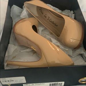 Pour La Victoire heels